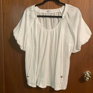 Woman’s large puffy sleeve top